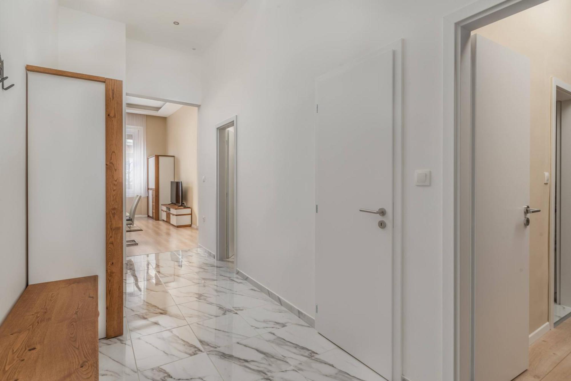 Apartment With 2 Bedrooms Near Gellert Thermal Bath Budapest Exterior photo