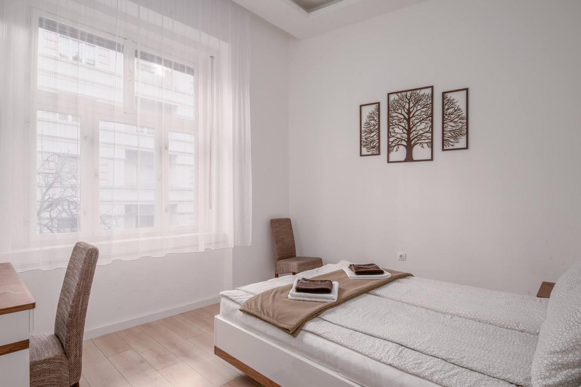 Apartment With 2 Bedrooms Near Gellert Thermal Bath Budapest Exterior photo